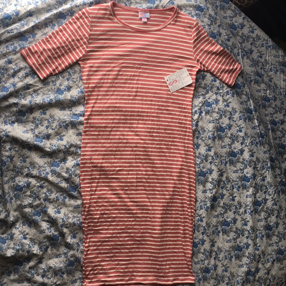 💖LuLaRoe Striped Julia Fitted Dress!💖